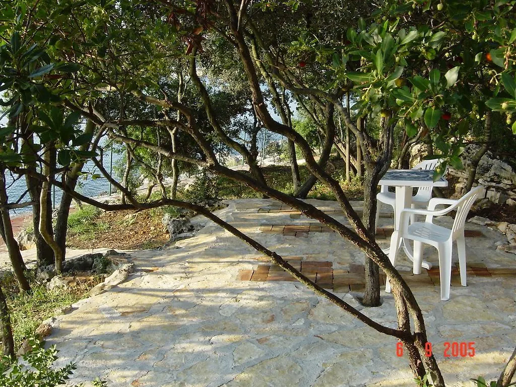 Apartments Kan Pula 0*,  Croatia