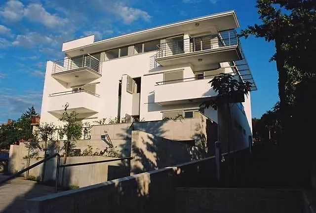 Apartments Kan Pula
