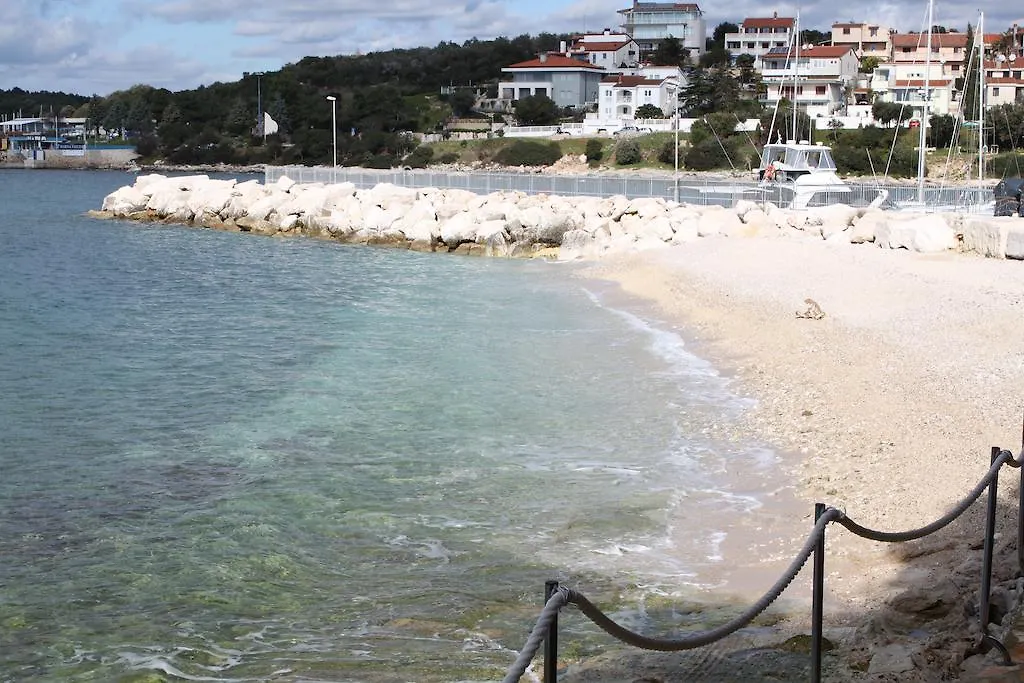 Apartments Kan Pula
