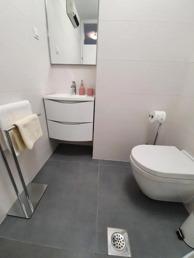 Apartments Kan Pula